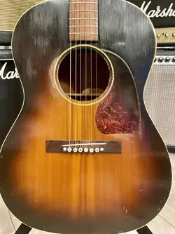 1952 USED ACOUSTIC