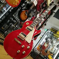 GIBSON LES PAUL CLASSIC 1960S TRANSLUCENT CHERRY USA ELECTRIC GUITAR W/HARD CASE