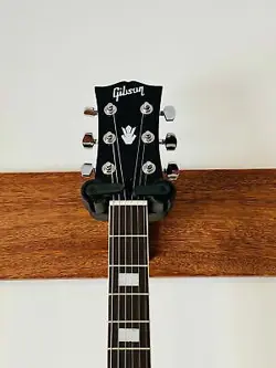 LOGO HEADSTOCK