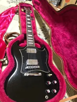 GIBSON SG STANDARD EBONY 2002 BLACK WITH HARD CASE