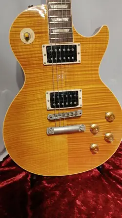 GIBSON LES PAUL CLASSIC PREMIUM PLUS ELECTRIC GUITAR SAFE DELIVERY FROM JAPAN