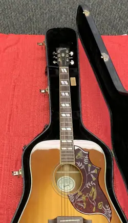 GIBSON HUMMINGBIRD HERITAGE CHERRY SUNBURST ACOUSTIC GUITAR