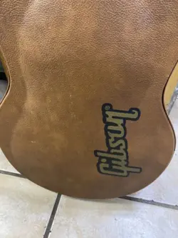 GIBSON LES PAUL STANDARD SIX STRING ELECTRIC GUITAR