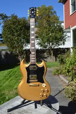 2011 GIBSON SG GOLD TOP GUITAR