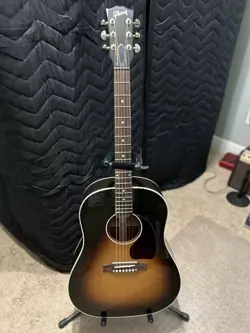 GIBSON J-45 STANDARD ACOUSTIC ELECTRIC GUITAR VINTAGE SUNBURST