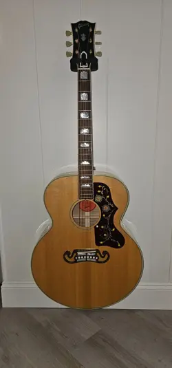 J200. MINT