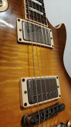 GIBSON LES PAUL 50S HONEY BURST ELECTRIC GUITAR