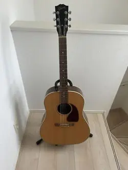 GIBSON ACOUSTIC GUITAR J15