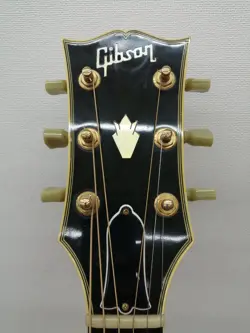 GIBSON ACOUSTIC GUITAR J-200