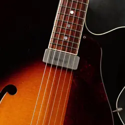 GIBSON SOLID FORMED 2015 ELECTRIC GUTIAR [AUTH]