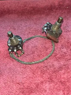 VINTAGE EARLY GIBSON GUITAR  POTS HARNESS