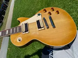 2022 GIBSON LES PAUL CLASSIC ELECTRIC GUITAR HONEYBURST 9.6 LBS