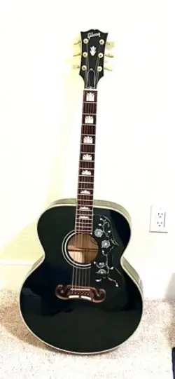 GIBSON J200 ACOUSTIC GUITAR