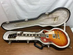 GIBSON LES PAUL TRADITIONAL 2010 ELECTRIC GUITAR W/ CASE