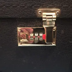 CASE LOCK LATCH