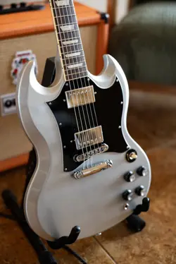 DELUXE GIBSON