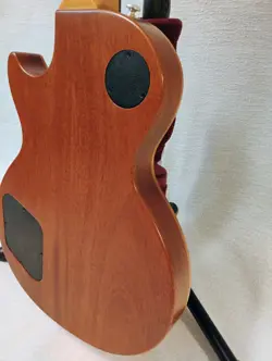 GUITAR SATIN TOBACCO