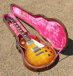 VERY EARLY TOM MURPHY GIBSON LES PAUL R8.  WITH A REAL 50'S 4 LATCH BROWN CASE