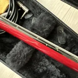 GUITAR USED NEEDS