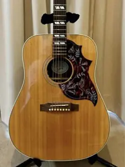 GIBSON HUMMINGBIRD STUDIO HUMMINGBIRD / ELECTRIC GUITAR W/ HC