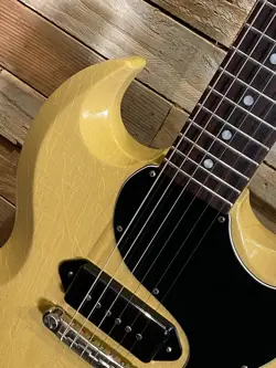 TV YELLOW LIGHT