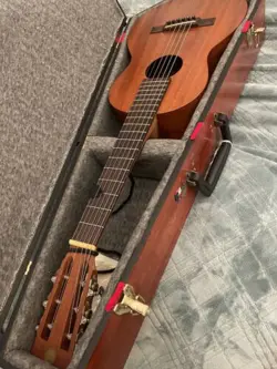 VINTAGE HANDMADE GUITAR