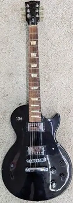 2006 GIBSON LES PAUL STUDIO ELECTRIC GUITAR IN BLACK WITH TKL HARDSHELL CASE