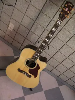 GIBSON SONGWRITER STANDARD EC ACOUSTIC GUITAR - MINT CONDITION