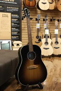 GIBSON J-45 STANDARD / VINTAGE SUNBURST