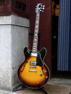 USED 1978 GIBSON ES-335TD SUNBURST VINTAGE SEMI-ACOUSTIC GUITAR 3.7KG W/HSC