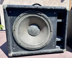 GUITAR CABINET