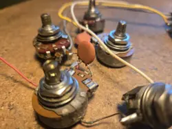 HARNESS 1960'S POTS