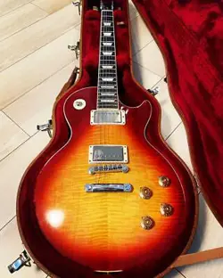 GIBSON LES PAUL TRADITIONAL 2017MY WITH HARD CASE