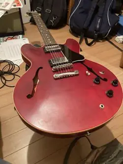 GIBSON MODEL ES-335 SEMI-ACOUSTIC COLOR RED ELECTRIC GUITAR WITH HARD CASE
