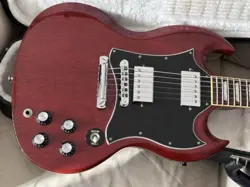 2008 GIBSON SG STANDARD W/CASE: EXCELLENT