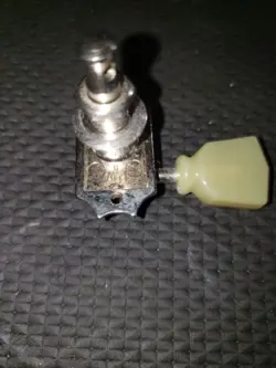 SIDE NICKEL/GREEN KEY