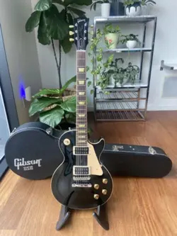 2006 GIBSON LES PAUL CLASSIC ELECTRIC GUITAR - EBONY