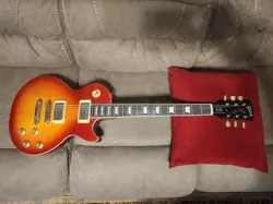 GIBSON LES PAUL MODEL STANDARD GUITAR
