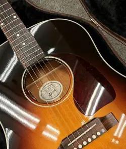GIBSON J 45 STANDARD  VINTAGE SUNBURST  2020