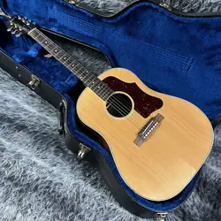 GIBSON J 50 ANTIQUE NATURAL 2012