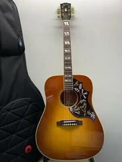 GIBSON HUMMINGBIRD ACOUSTIC GUITAR - HERITAGE CHERRY SUNBURST (E10037982)