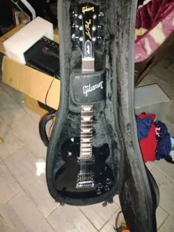 LES PAUL GIBSON GUITAR