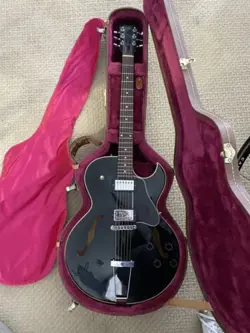 VINTAGE GIBSON ES-135 ELECTRIC GUITAR