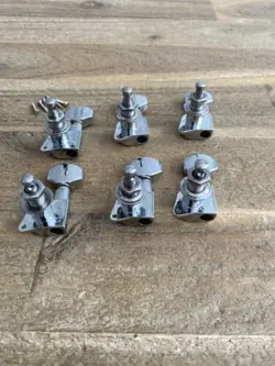 GUITAR TUNER LOT