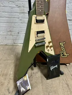 GIBSON FLYING V ELECTRIC GUITAR OLIVE DRAB W HARD CASE RARE 2022