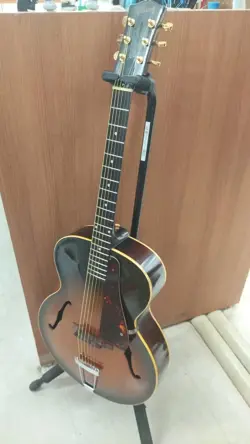 GIBSON L-48 PICK