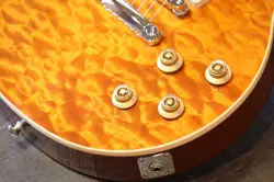 ELECTRIC GUITAR AMBER