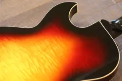 GUITAR TRIBURST