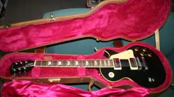GIBSON LES PAUL STANDARD BLACK AND CREAM USA WITH CASE - EX CONDITION