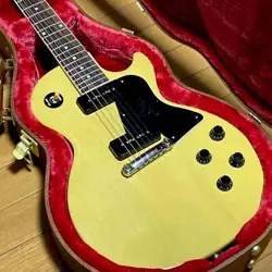 GUITAR 2023 MINT